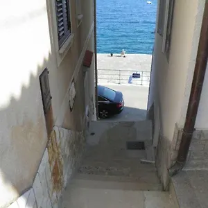 Petra Apartment
